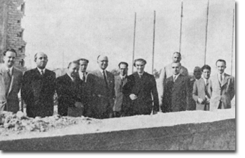 Visita el 21 de abril de 1943 del Ministro de Educación Nacional, Dr. Ibáñez Martín, acompañado del Rector Dr. M. Sancho Izquierdo y del Decano Dr. Respaldiza Ugarte.